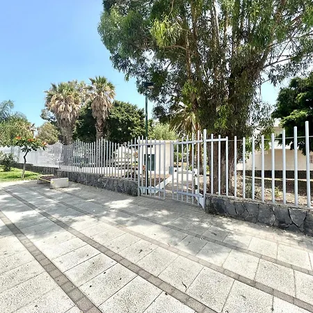 Apartmán Amazing Terrace At 300 Meters From Beach, With Pool And Wifi *